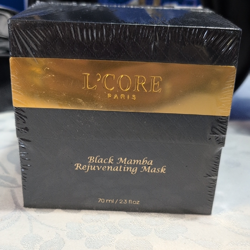 L'Core Paris Black Mamba Rejuvenating Mask